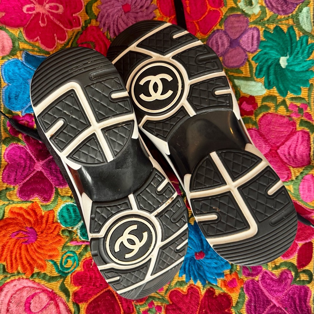 Chanel Signature Black Velvet Trainer Sneakers - Picture 3 of 10